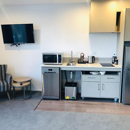 Ramada By Wyndham Queenstown Central Экстерьер фото