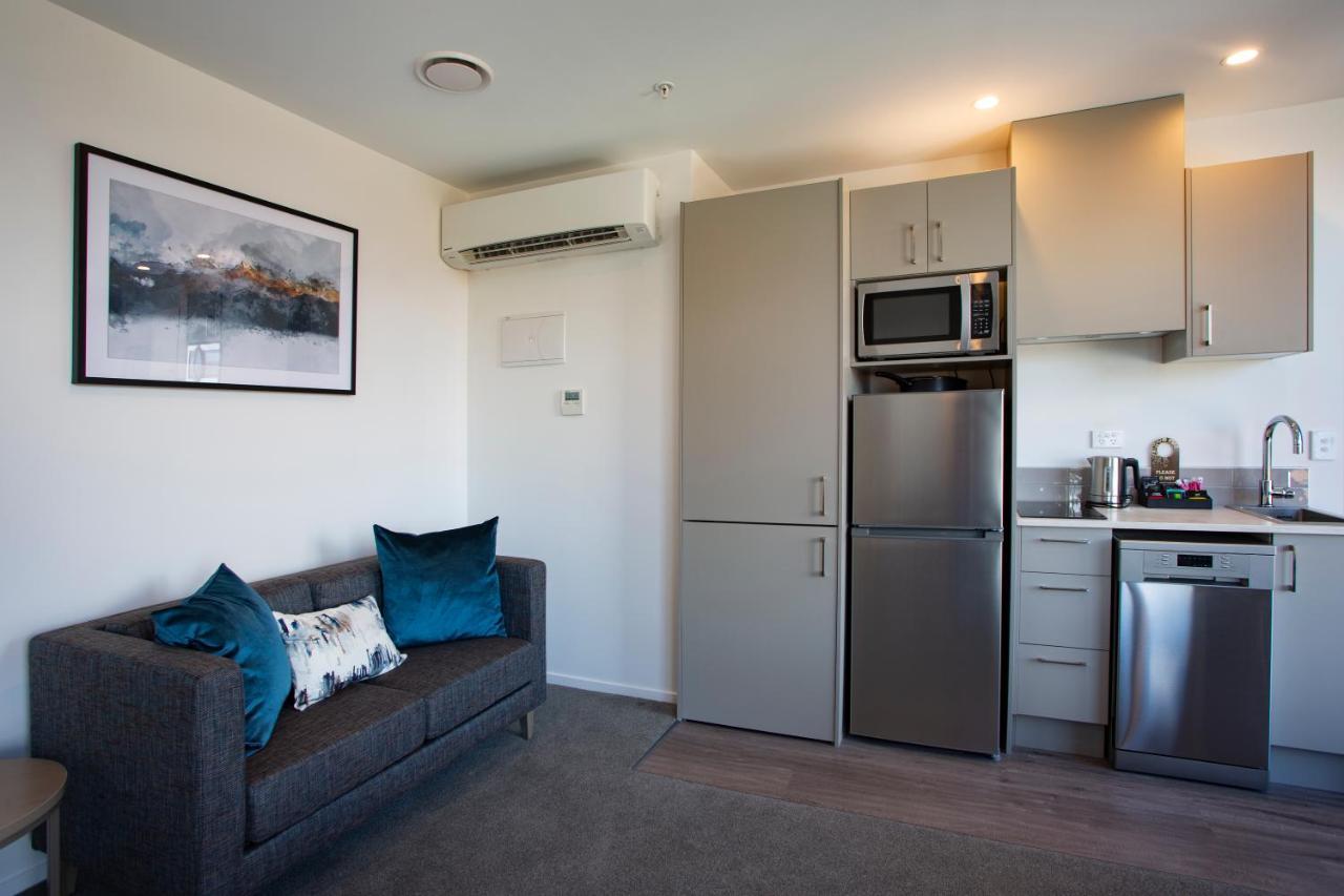 Ramada By Wyndham Queenstown Central Экстерьер фото