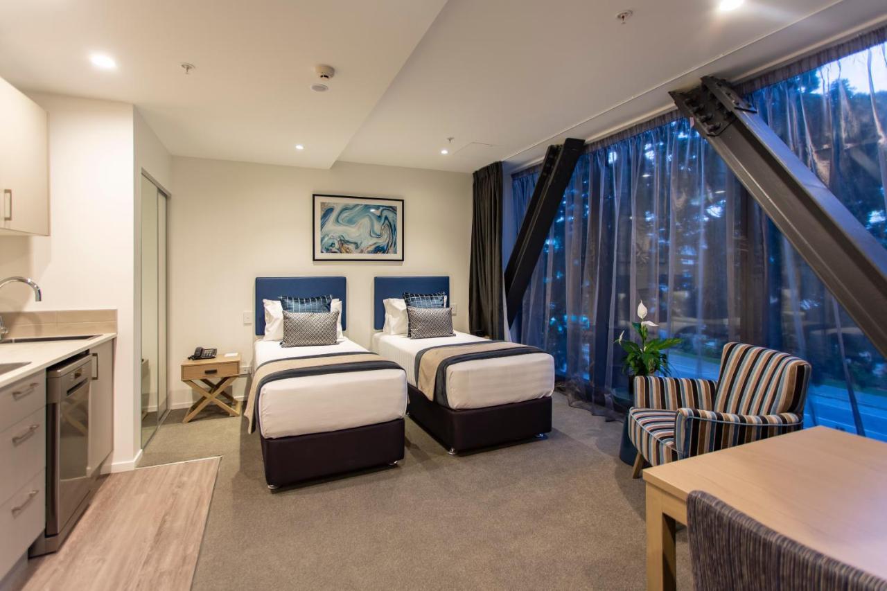 Ramada By Wyndham Queenstown Central Экстерьер фото