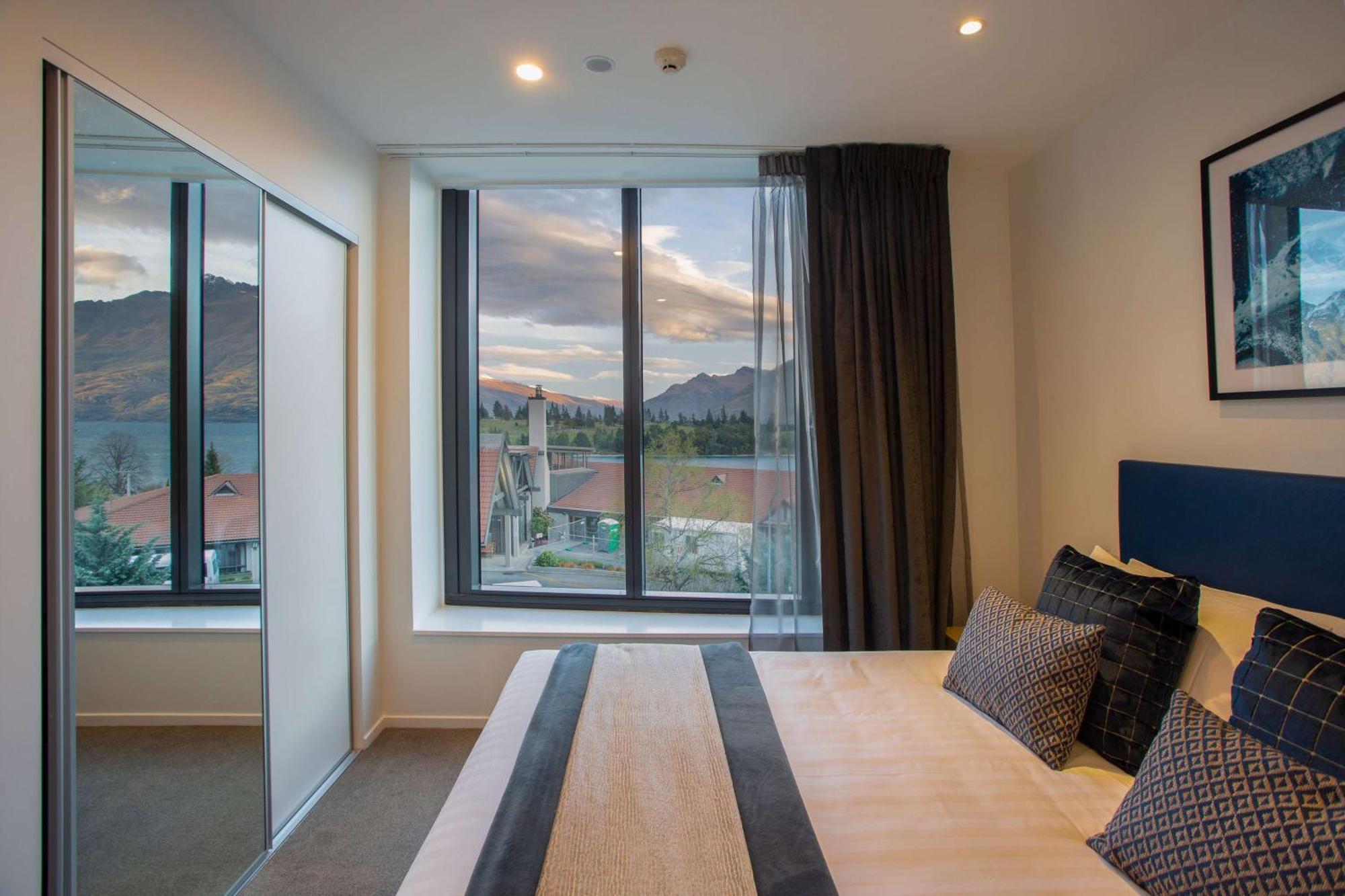 Ramada By Wyndham Queenstown Central Экстерьер фото