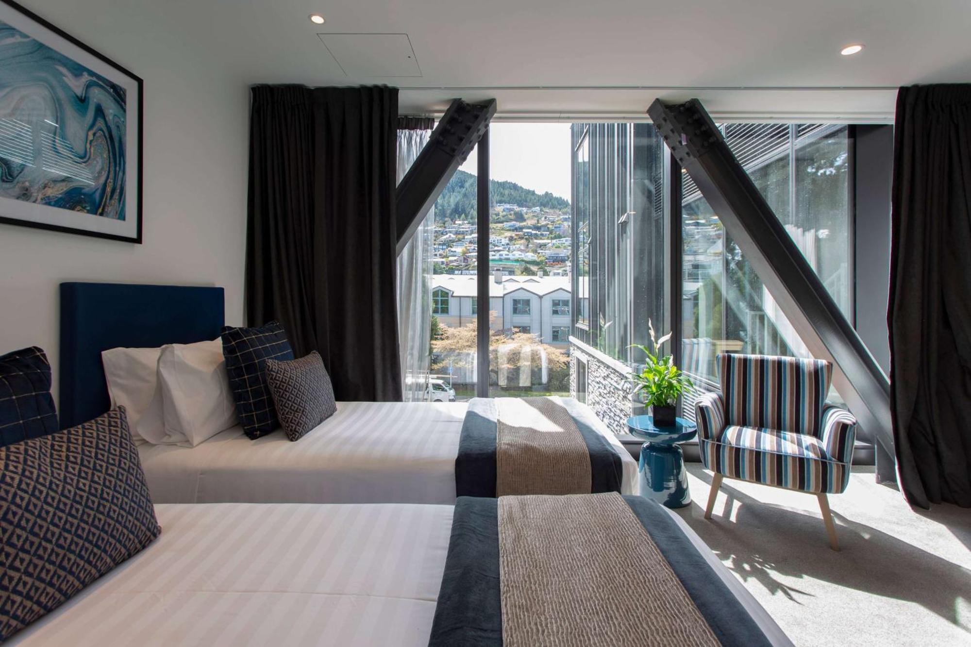Ramada By Wyndham Queenstown Central Экстерьер фото