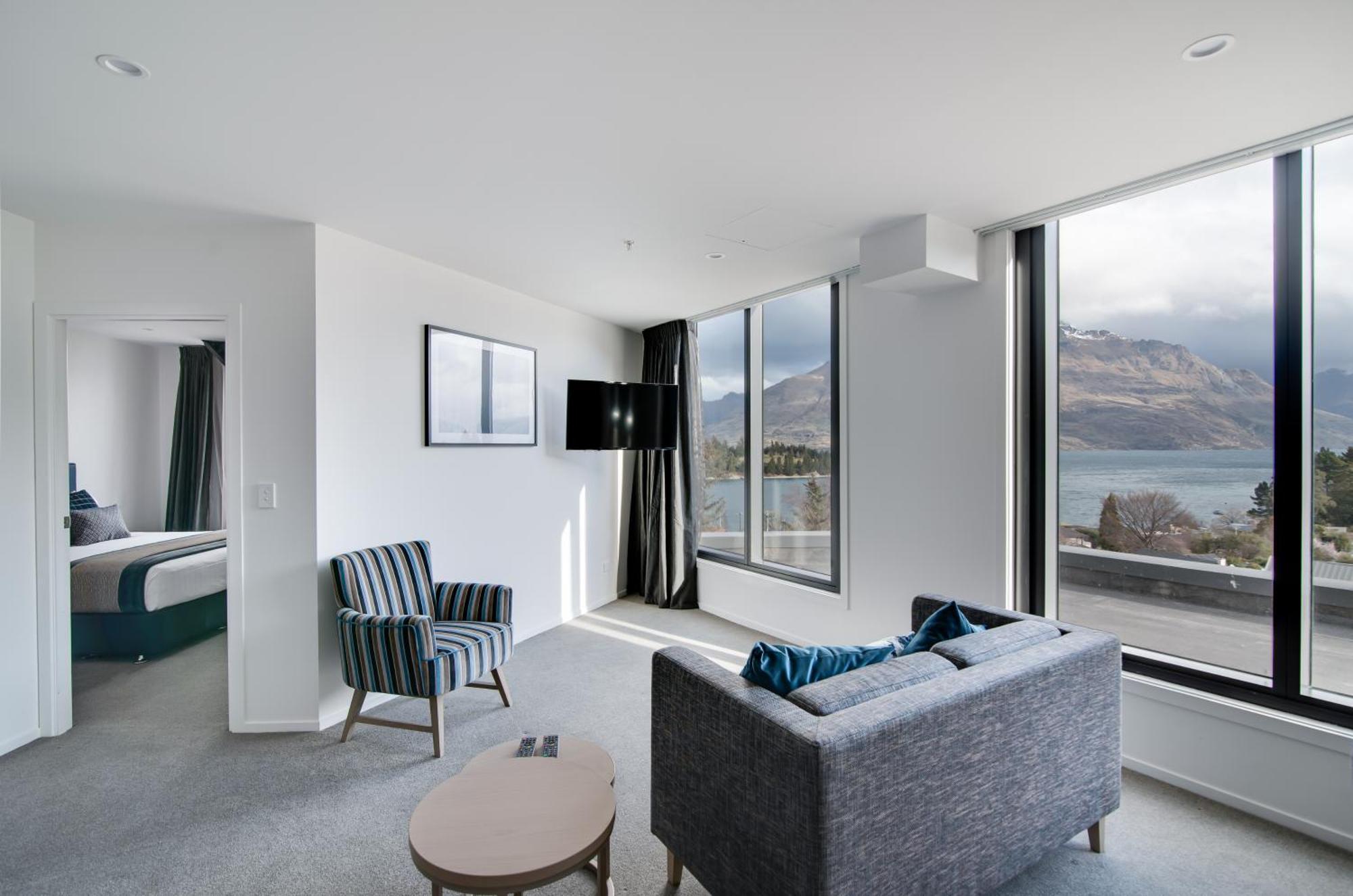 Ramada By Wyndham Queenstown Central Экстерьер фото