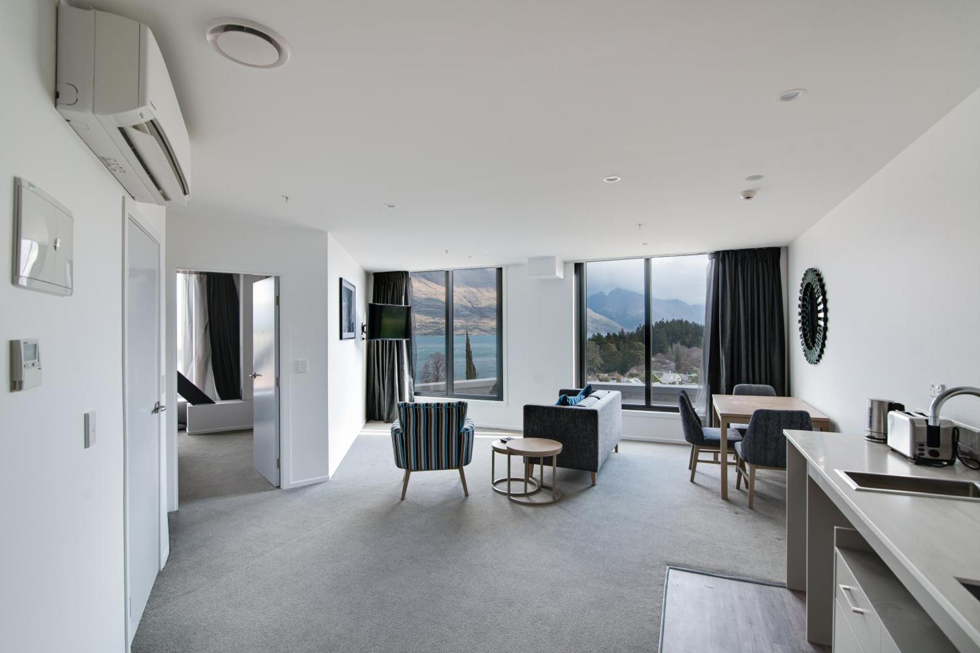 Ramada By Wyndham Queenstown Central Экстерьер фото