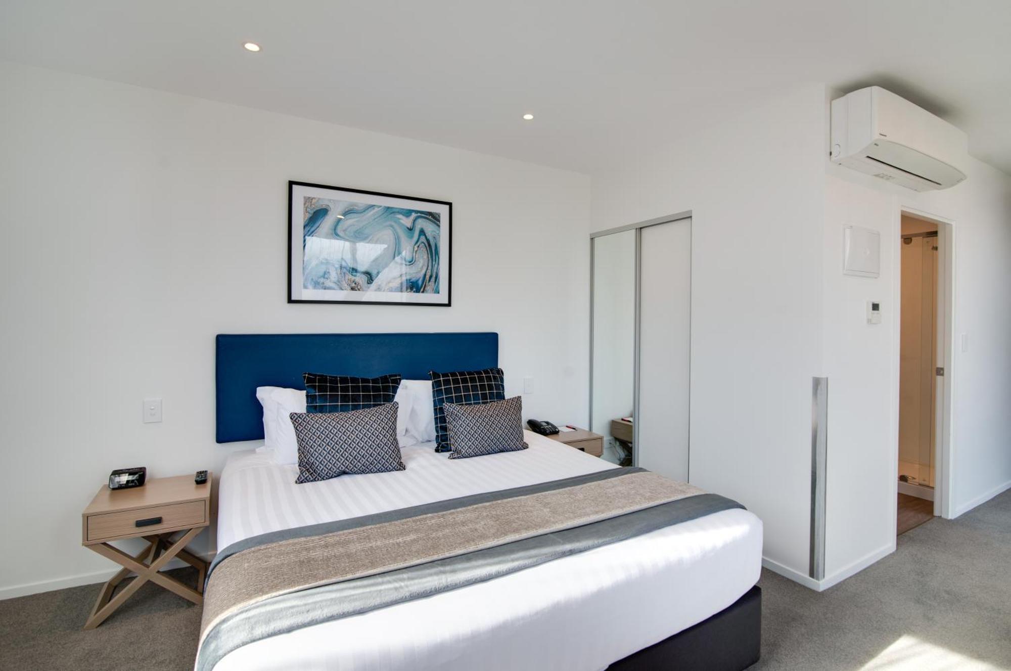 Ramada By Wyndham Queenstown Central Экстерьер фото