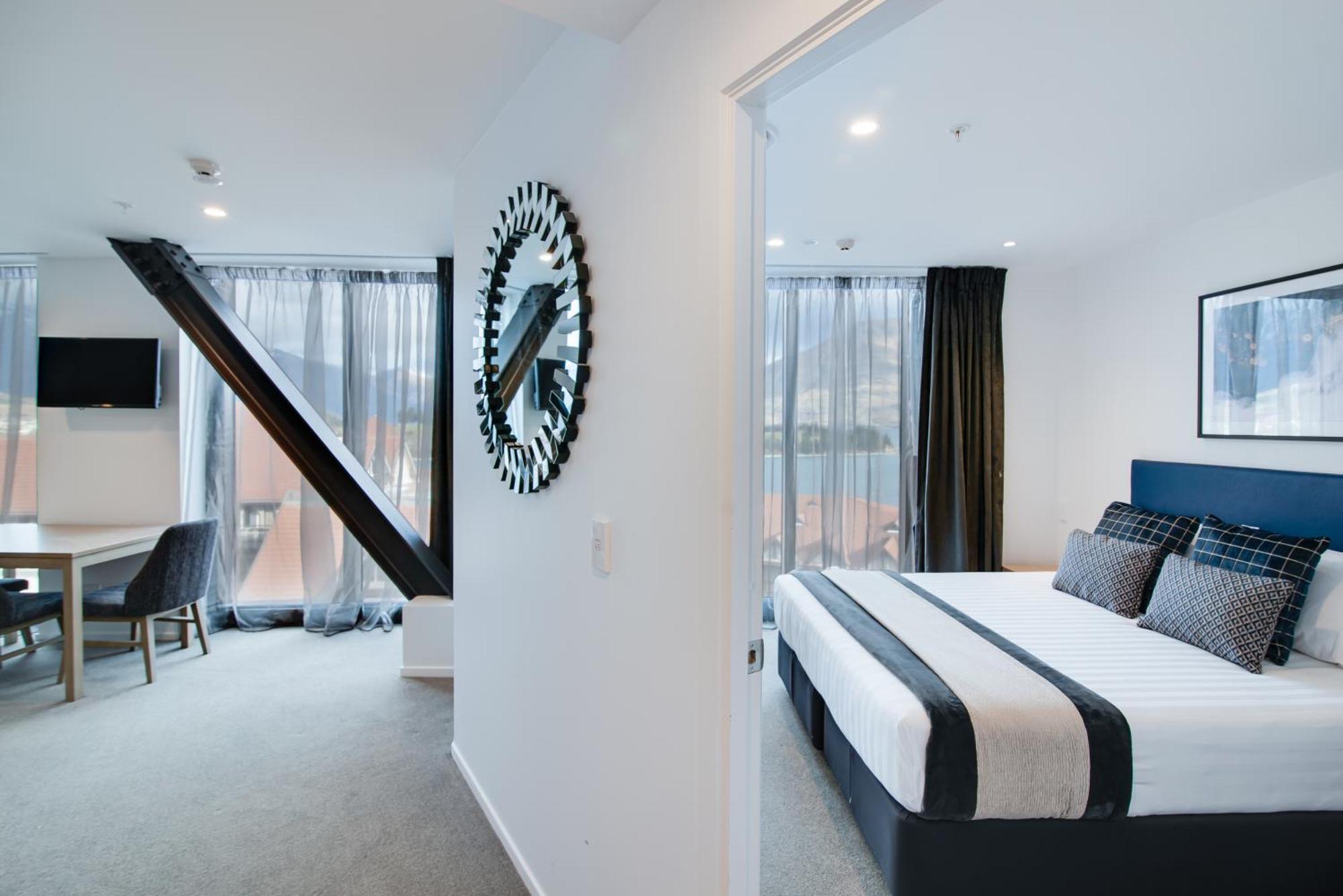 Ramada By Wyndham Queenstown Central Экстерьер фото