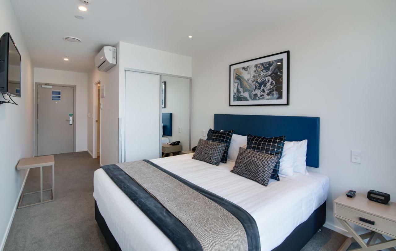 Ramada By Wyndham Queenstown Central Экстерьер фото